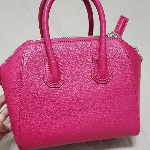 100% Authentic Givenchy Antigona Mini Fuschia crossbody bag - Picture 5 of 10